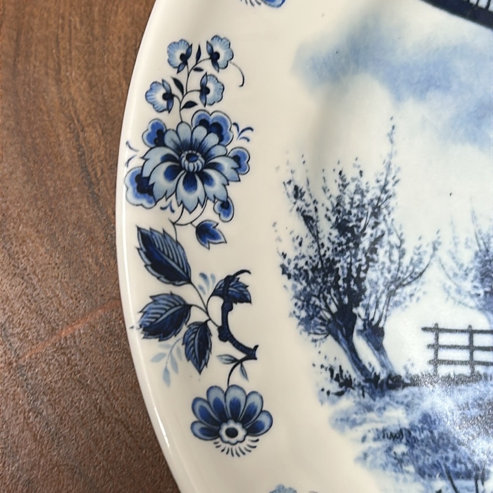 ROYAL DELFT Delft-Blauw Hand Decorated Plate - Picture 3 of 8